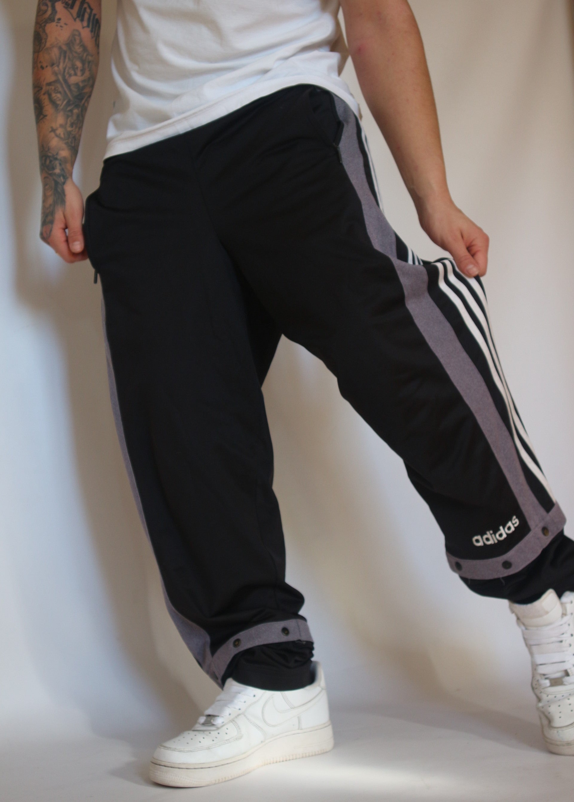 Adidas Clasical All Black Trackpant